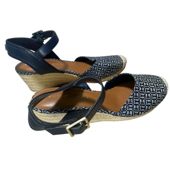 Tommy Hilfiger Women's Nilsa Sandal Blue Size 8 - Picture 3 of 5